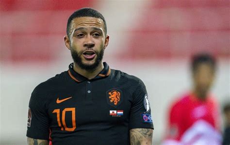 Who is Memphis Depay's wife and does he have .